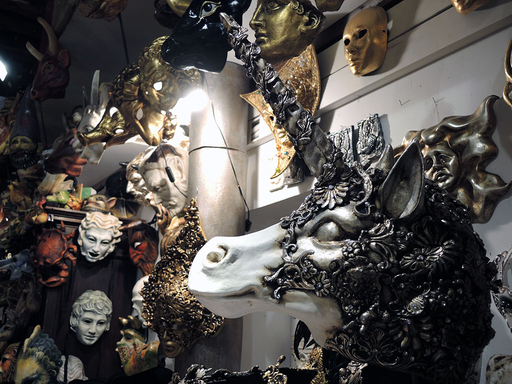 Controcorrente a Venezia alla scoperta dell'antica arte delle maschere